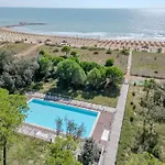 Jesolo Pineta Resort Fronte Mare Piscina & Park